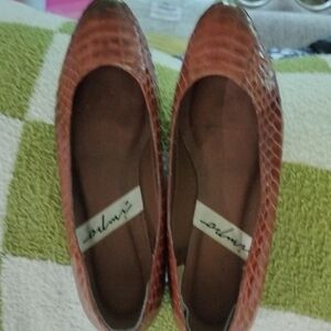 Women's Brown Flats